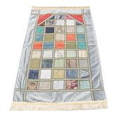 Kleurrijk patchwork gebedskleed met franjes en gekleurde vlakken voor spiritueel gebruik